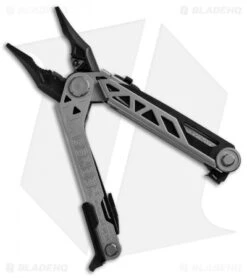 Gerber Center-Drive Multi-Tool W/ Black Belt Sheath 30-001193 -Gerber Pro Knives.com Gerber Center Drive Multi Tool Black Belt Sheath 30 001193 BHQ 67412 jr closed 1